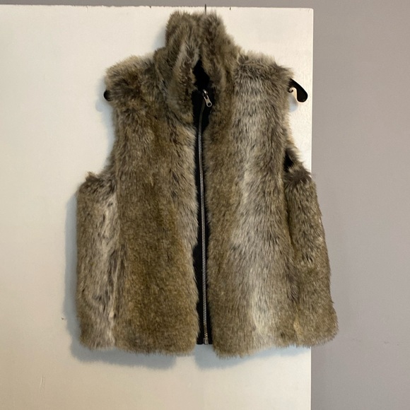 Weatherproof Jackets & Blazers - Weatherproof Garment Co Women’s Faux Fur Reversible Full Zip Vest